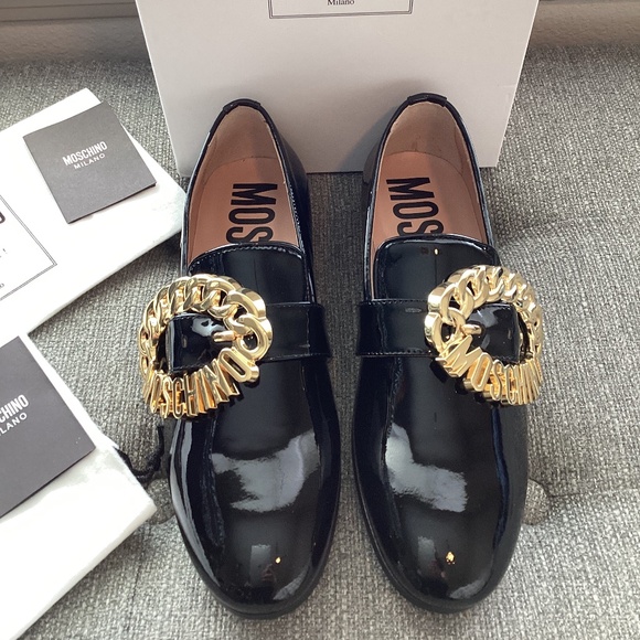 Moschino Logo Chain Loafer (Women) 8US / 38EU